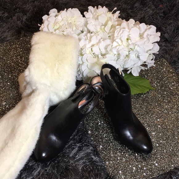 Lauren Ralph Lauren Black Leather Booties - Picture 6 of 8